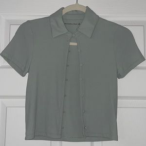 A&F button up cropped top